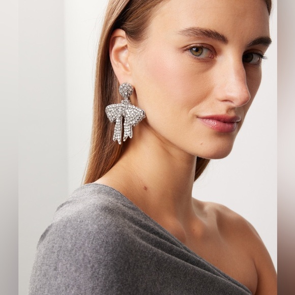 Oscar de la Renta Beaded Bow Earrings - Picture 1 of 6